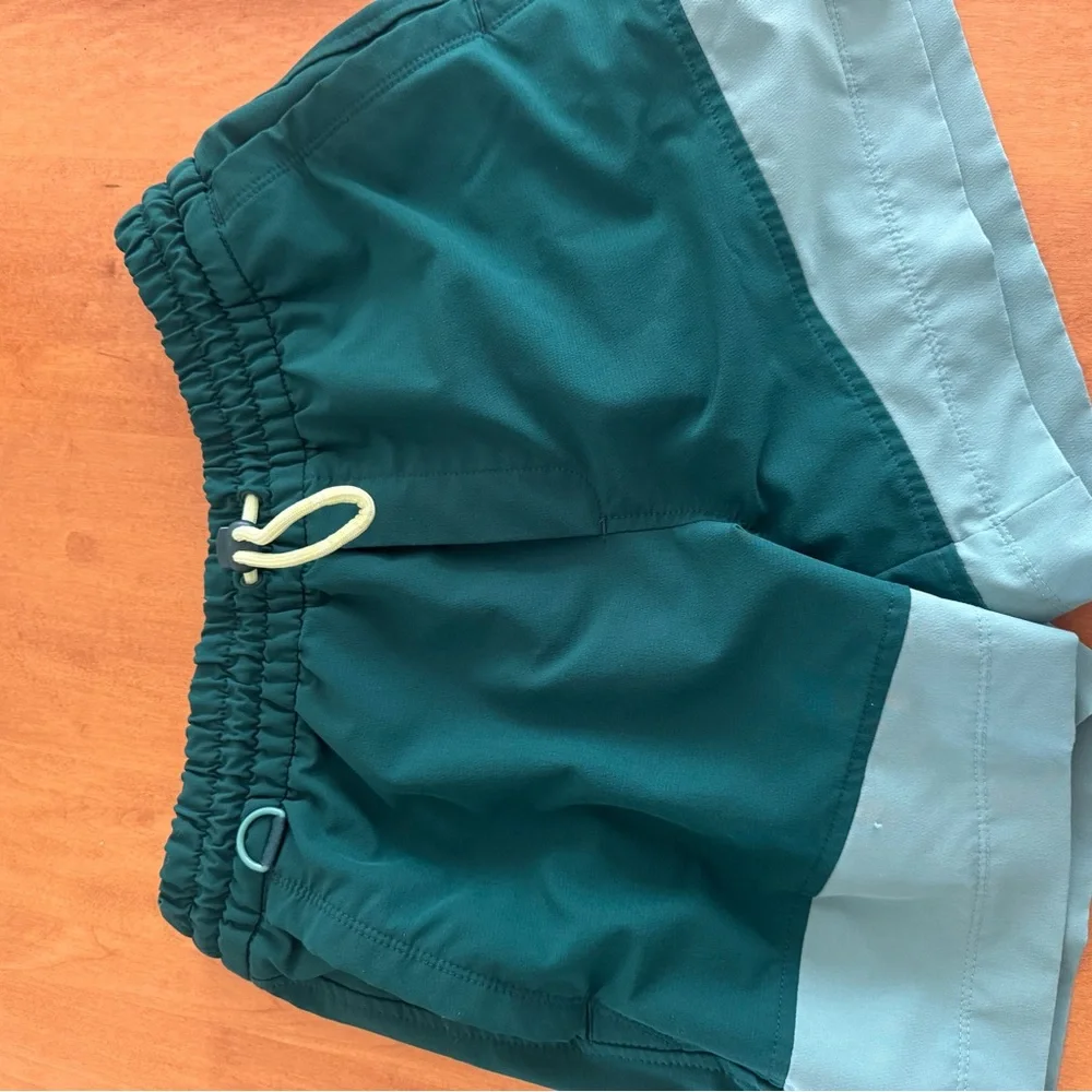 Womens Two-Tone Forest Green Active Shorts